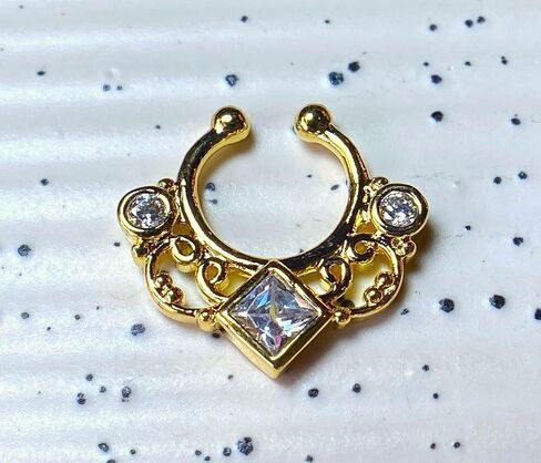 1pc Non-Piercing Lace Swirl Septum Hanger Clip-On Fake Nose Ring - Body Jewelry in Saudi Arabia
