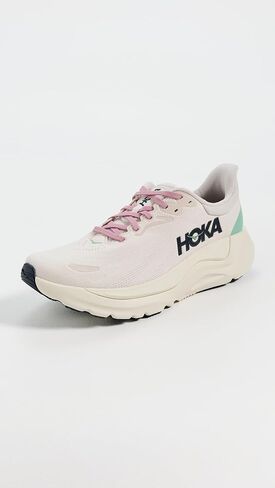 Hoka Women's Arahi 8 Sneaker in Kuwait