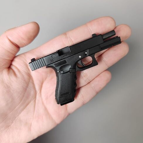 Keychain,Metal Pistol Shape Keychain G17 Fidget Toy 1:3 Scale Mini Pistol Key Chains Coolest Keychains for Men Husband Woman(Black) in Saudi Arabia