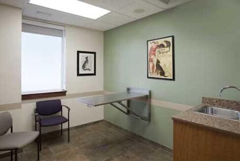 شركة سوبربان الجراحية الكلاسيكية القابلة للطي الطولية المثبتة على الحائط in Kuwait