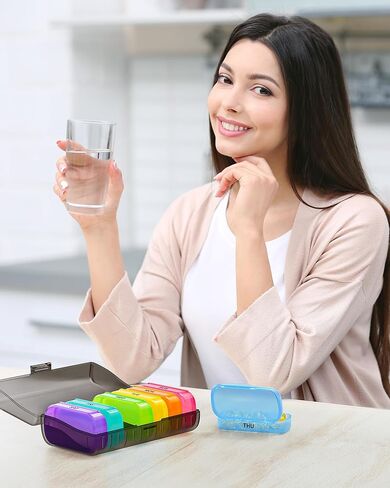 7 عبوات من منظم حبوب الدواء كبير جدًا من زيكي، صندوق حبوب محمول 7 أيام للجيب، المحفظة، حقيبة حبوب الدواء الأسبوعية مع تصميم حماية مزدوجة، حاوية حبوب الدواء للأدوية، فيتامين، زيت السمك، المكملات الغذائية، أزرق in Kuwait