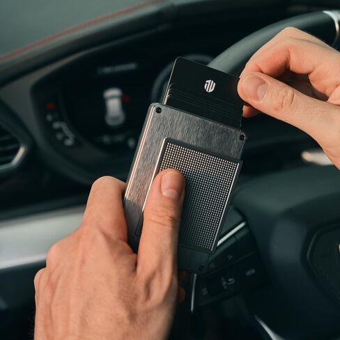 محفظة بطاقة للرجال - محفظة جميلة ، محفظة حظر RFID نحيفة ، حامل بطاقة معدنية مع فتحات جلدية ومقطع نقدي (غروب الشمس من التيتانيوم) in Saudi Arabia