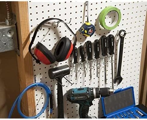53106 مجموعة متنوعة من خطافات Pegboard، 50 قطعة شديدة التحمل، خطافات Pegboard للأدوات، خطافات وحوامل المرآب وورش العمل، ملحقات لغرفة الحرف اليدوية، خطافات ربط رفوف تخزين الحائط in Kuwait