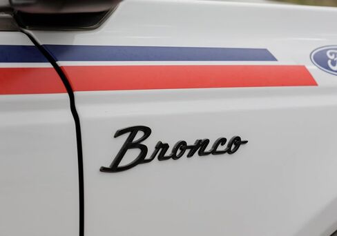 2021-2024 Ford Bronco Classic Gloss Black Fender Badge Kit M-1447-BSGS in Saudi Arabia