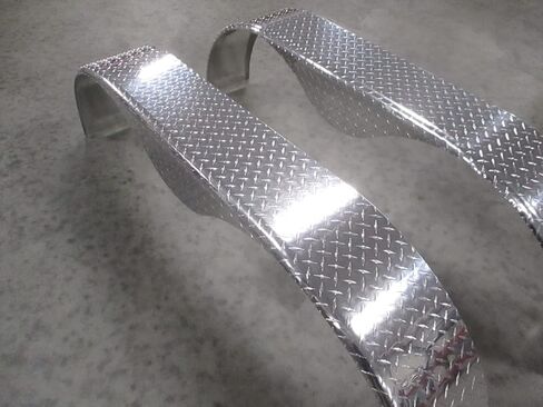 واحد (1) ترادفي الألومنيوم فقي لوحة مقطورة البضائع Fender 72 "L 20" H 10 "W in Saudi Arabia