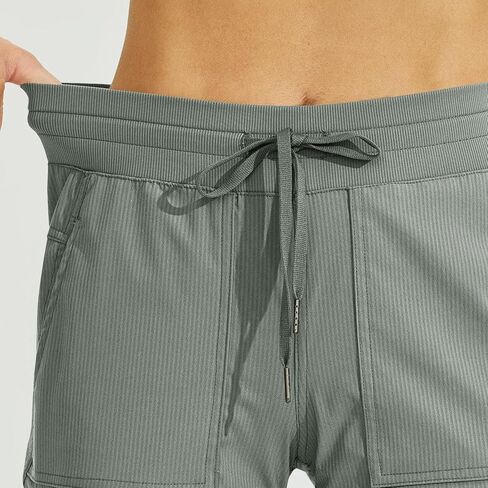 Womens Athletic Capri Pants Side Luched Capris تمرينات خفيفة الوزن يركض الركض مع جيوب in Kuwait