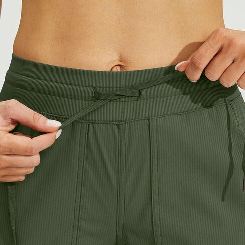 Womens Athletic Capri Pants Side Luched Capris تمرينات خفيفة الوزن يركض الركض مع جيوب in Saudi Arabia