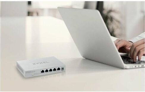 Zyxel 5-Port PoE 2.5G Multi-Gig Unmanaged Switch @ 70W with 4 x PoE++(60W) | 1 x 10G SFP+ | Desktop or Wall Mount [XMG-105HP] in Kuwait