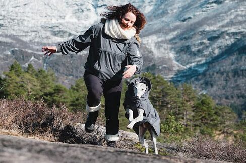 Hurtta Expedition Parka, Winter Dog Coat, BlackBerry, 14 in in Kuwait