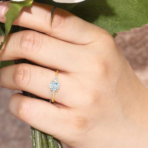 Gem Stone King 10K Yellow Gold Sky Blue Aquamarine and White Lab Grown Diamond 3-Stone Engagement Ring For Women (0.78 Cttw, Round 6MM, Gemstone March Birthstone, Available in Size 5,6,7,8,9) in Saudi Arabia