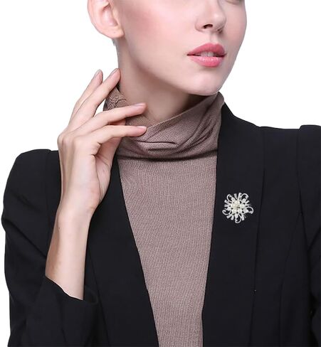 Fashion Pearl Floral Brooch Pin for Women Girls Wedding Party Banquet Bridal Jewelry in Kuwait