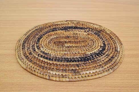 ركيزة بيضاوية أفريقية منسوجة يدويًا - ركيزة من ألياف الموز مقاس 12 × 9.5 بوصة - مصنوعة يدويًا في رواندا - بني، ألوان طبيعية، ATR04 in Kuwait