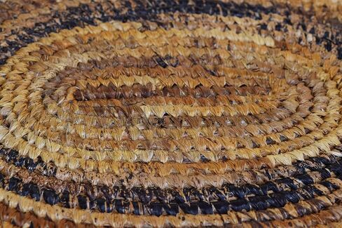 ركيزة بيضاوية أفريقية منسوجة يدويًا - ركيزة من ألياف الموز مقاس 12 × 9.5 بوصة - مصنوعة يدويًا في رواندا - بني، ألوان طبيعية، ATR04 in Kuwait