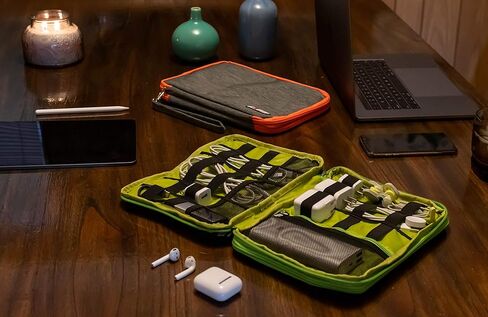 منظم إلكترونيات ثلاثي الطبقات ومنظم سفر للكمبيوتر اللوحي والكابلات والشواحن. مقاس XL يناسب الأجهزة اللوحية بحجم يصل إلى 10 بوصات. (رمادي وبرتقالي ساطع) in Kuwait