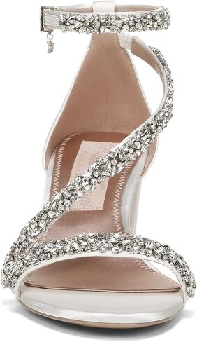 Naturalizer Pnina Tornai Ahava in Saudi Arabia