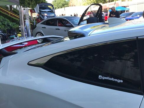 Civic 2dr Coupe 2016-2020 SZ Rear Roof Visor in Saudi Arabia