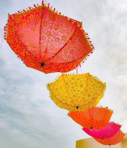 5 Pcs Lot Indian Wedding Umbrellas Vintage Golden Silk Decorative Umbrella Sun Parasols Wedding Birthday Party Decoration Lot Of Silk Umbrella in Saudi Arabia
