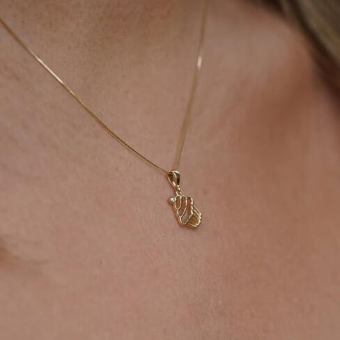 14K Solid Gold Cupcake Charm | Modern Jewelry | Symbols of Celebration, Joy, and Indulgence | Minimal Jewelry | Everyday Jewelry | in Saudi Arabia
