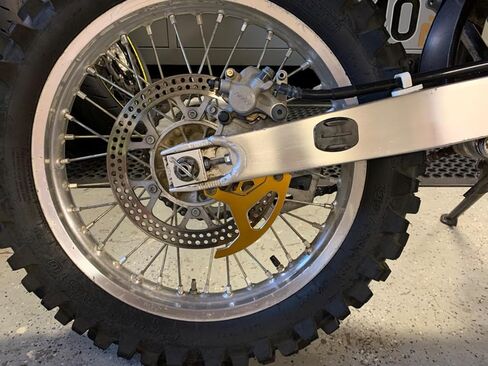 دراجة نارية حارس القرص الخلفي CNC لسوزوكي RM125 RM250 RMZ250 RMZ450 RMX450Z 2004-2018 in Kuwait