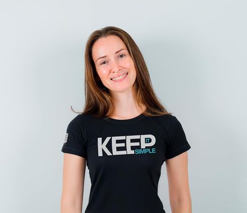 Playera Exclusiva de Mujer تبقيه بسيطًا | أكاديمية Comunidad Investep in Saudi Arabia