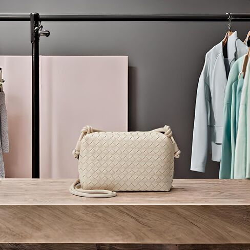 Woven Crossbody Bags for Women: Vegan Leather Handbag - Handwoven Small Purse - Trendy Shoulder Bag in Kuwait