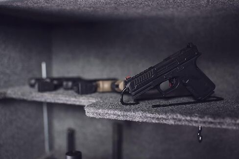 حامل كمامة مسدس من Lockdown 6 للمسدسات من عيار .22-.50، منظمة مخزن الأسلحة، التخزين والأمن، أسود in Kuwait