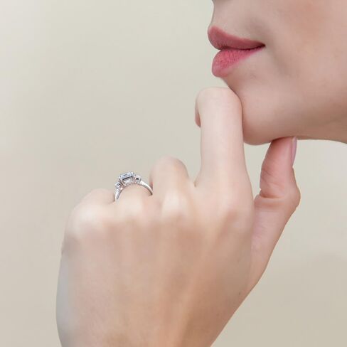Berricle Sterlling Silver 3 Stone Promise Breatherning خواتم الزفاف لها ، 2.1 قيراط خطوة Emerald قطع الزركونيا CZ حلقة in Saudi Arabia