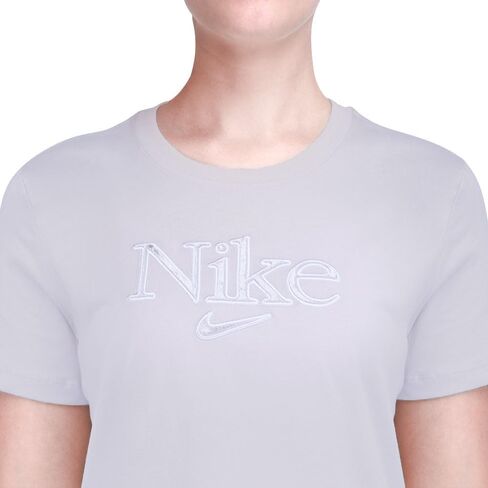 Nike للسيدات الرياضي Crewneck Teepic Tee in Saudi Arabia
