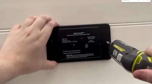 كاشف غاز مزدوج آمن T-t-Alert | جبل تدفق أسود ل CO والبروبان | 12V DC Hardwired مع تنبيه الصفير LED - يتضمن حلقة القطع in Saudi Arabia