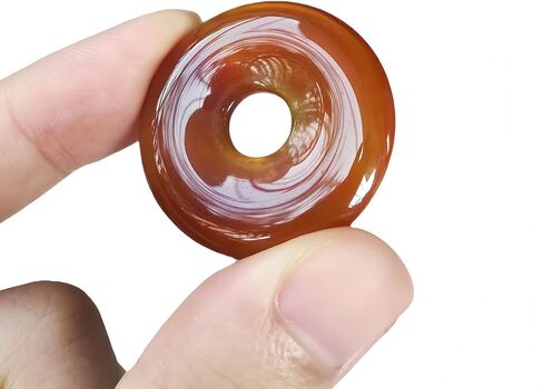 Natural Kambaba Jasper 30mm Concenter Circle Donut Prendant ، مقترن بحبل منسوج من جلد الغنم ، يستخدم كهدية عيد ميلاد/علاج طاقة/ملحق عيد الشكر in Saudi Arabia