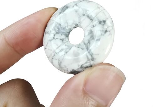 Natural Kambaba Jasper 30mm Concenter Circle Donut Prendant ، مقترن بحبل منسوج من جلد الغنم ، يستخدم كهدية عيد ميلاد/علاج طاقة/ملحق عيد الشكر in Kuwait