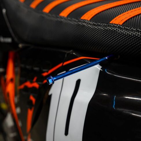 TUSK Titanium Seat Bolt Brott Blue-GR5 6AL/4V-45 ٪ أخف وزنا من OEM متوافق مع KTM 250 SX 2019-2022 in Saudi Arabia