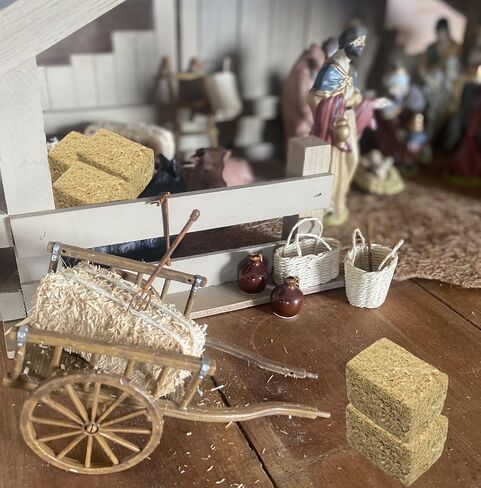 Mini Hay Bales Decorative Straw Bales, 12Pcs Mini Haystack Miniature Hay Bales for Dollhouse, Craft, Farm, Halloween, Table Decor, Autumn Harvest Decoration (12) in Saudi Arabia