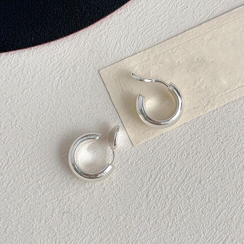 مقطع على أقراط الطوق للنساء 14K مقطع مكتنزة مقطوع من الذهب غير المثقوب على الأطواق القابلة للتعديل in Kuwait