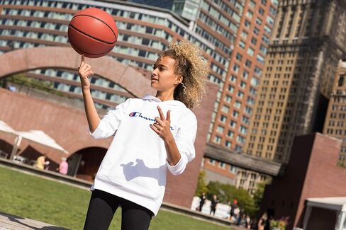 بلوفر صوف كلاسيكي للفتيات من Champion Heritage، سويت شيرت بفتحة رقبة مستديرة، ملابس للأطفال (كبير، أزرق كولاجي/وردي) in Saudi Arabia