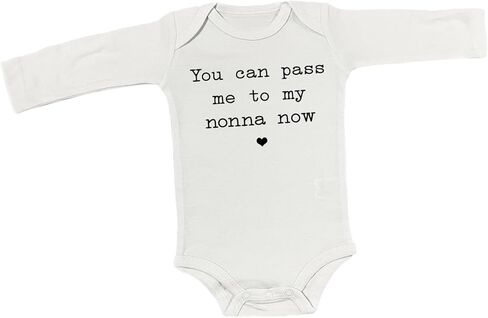 بدلة أطفال من You Can Pass Me To My Nonna Now، بدلة قطعة واحدة لطيفة من Nonna Romper Nonna و Nonno's Little Cannoli (0-6 أشهر، رومبير بأكمام قصيرة من NONNA) in Kuwait