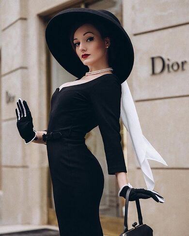 Women's Adjustable Black Wide Brim Wool Hat - Audrey Hepburn-Inspired Old Money Fashion Statement Hat (One-Size) in Saudi Arabia
