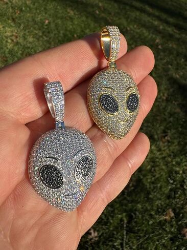 Moissanite 3D Alien Head Iced out Pendant in 14k Gold & White Gold Over 925 Sterling Silver Round cut 4.8 Carat Moissanite Alien Halloween iced out Pendant Hip-Hop Jewelry For Men and Women in Saudi Arabia