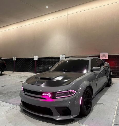 S.R.T Hellcat Light Up Front Grille Badge LED V2.0 RGBW Bluetooth الشبكة الأمامية المتوافقة مع الشاحن ، تشالنجر ، 300 ، دورانغو in Kuwait