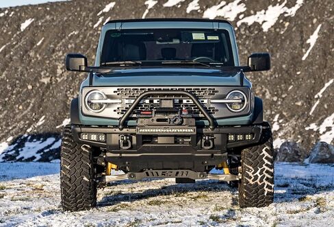 Rough Country High Winch Mount with 20" LED Light Bar for Ford Bronco (2021-2025) - Universal Winch Tray, 100W LED Bar in Saudi Arabia
