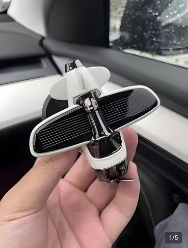 A Solar-Powered, Quiet-Rotation car Ornament relieves Fatigue, boosts Alertness, and adds Driving Fun. Suitable for All Cars, Offices, and Homes. Perfect for Any Sunny spot (Black) in Saudi Arabia