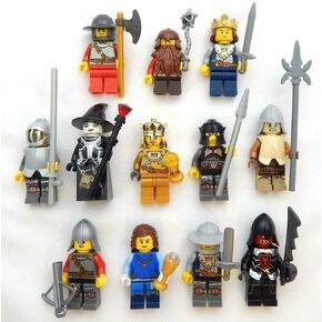 4 شخصيات مصغرة عشوائية لقلعة ليغو - مع حزمة Minifig الغامضة من إكسسوارات الأسلحة in Kuwait
