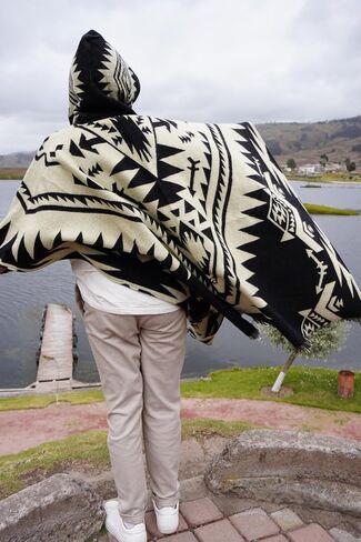 Alpaca Poncho Unisex – Handmade Andean Hooded Poncho | Traditional Alpaca Wool Blanket Cape for Men & Women, Warm & Soft in Saudi Arabia
