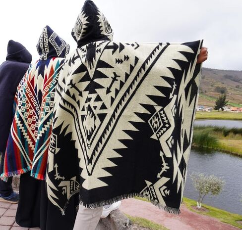Alpaca Poncho Unisex – Handmade Andean Hooded Poncho | Traditional Alpaca Wool Blanket Cape for Men & Women, Warm & Soft in Saudi Arabia