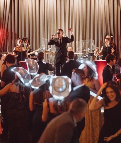 20 أجهزة كمبيوتر زفاف تضيق قبعة رعاة البقر LED Cowboy Hat Light in Kuwait