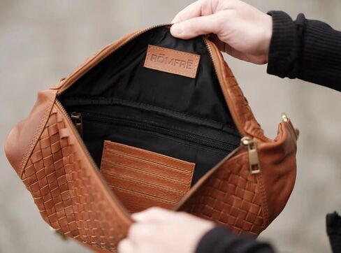 Haleiwa Cowhide Leather Sling Bag Crossbody ، حزام رئيسي قابل للإزالة ، مقصورة داخلية Zip Pocket 4 فتحات الجيب الخلفي in Saudi Arabia