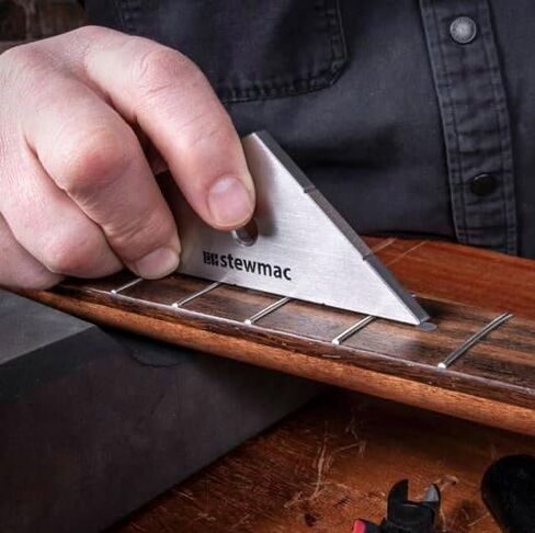StewMac Fret Rocker - أداة هزازة الحنق الأصلية المصنوعة من الفولاذ المقاوم للصدأ 4 في 1 ذات حافة صغيرة مستقيمة، تم تصنيعها بدقة للحصول على الدقة، وتحديد موقع الحنق العالية بسرعة in Kuwait