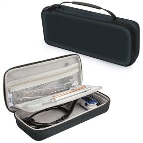 حقيبة حمل سماعة الطبيب الصلبة الكبيرة باللون الأزرق الداكن مع فتحة لبطاقة الهوية، حقيبة سماعة طبية من نسيج قطني طويل مقاومة للماء والصدمات متوافقة مع جميع سماعات الطبيب Littmann/ADC/Omron/MDF/Dixie EMS وملحقاتها (الجراب فقط) in Kuwait