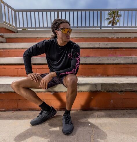 Maui Motion Long Suge Sun Shirts for Men | 50+ حماية UPF النسيج الرطوبة الفتل المصممة للراحة اليومية in Kuwait