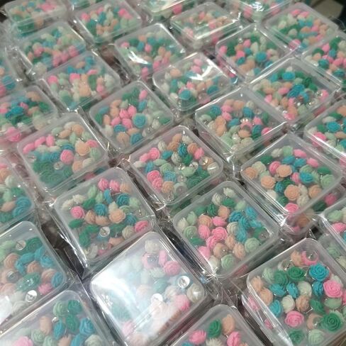 30Pcs Rose Flower Push Pins for Cork Board, Cute Decorative Thumb Tacks with Case, 8 Colorful Flower Pushpins for Bulletin Board, Office and Home Decor in Saudi Arabia